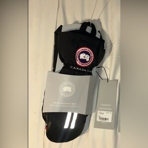 Canada Goose Black NWT snow mantra Mitts Men's outerwear Outdoors ONE EACH